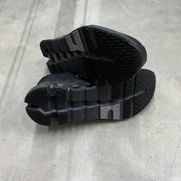 On Cloud Cloudrunner 2 Waterproof Men's Size 9.5 Magnet Black 3ME10152130 - New - Picture 6 of 7